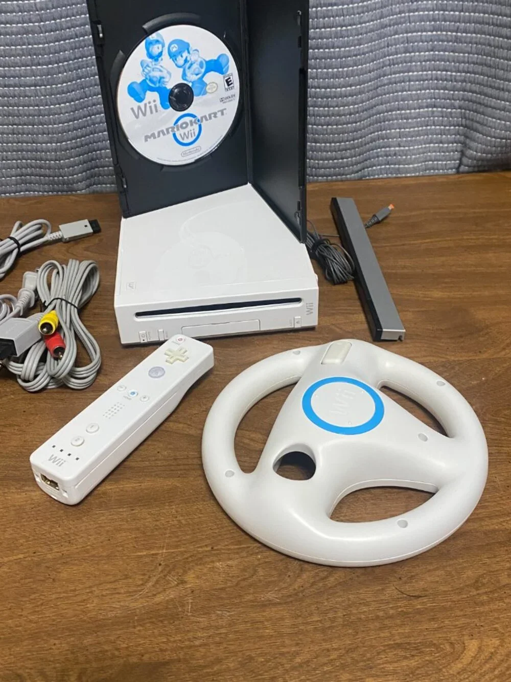 Nintendo Wii Console RVL-001 White With Mario Kart Bundle